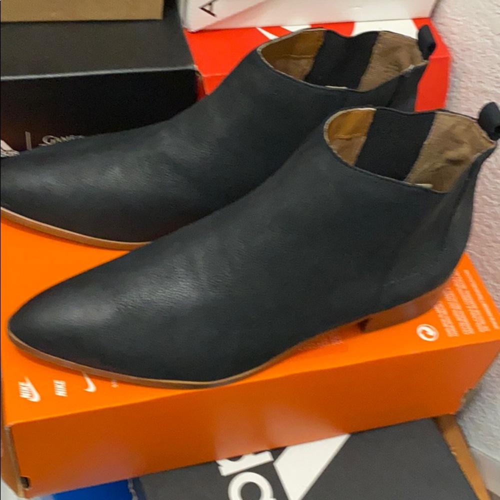 Size 10 Black Gap Chelsea Boot